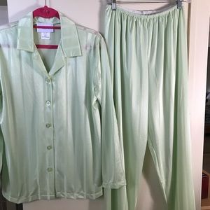 NWOT 2-piece pajama set, light green, never worn